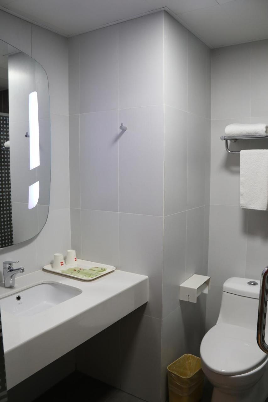 Ibis Chengdu Sm Square Hotell Exteriör bild